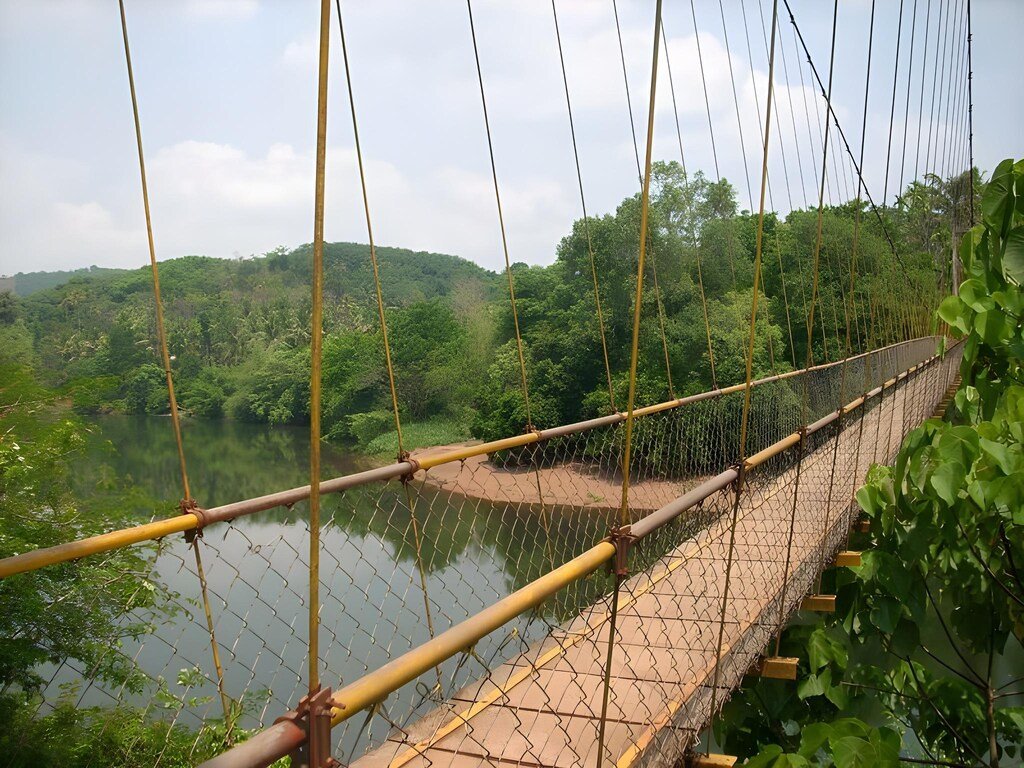 Suruli Falls
